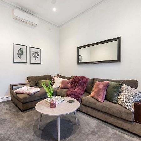 Walk To The Mcg & Aami Park - Free Late Checkout - Great Location & Backyard Villa Melbourne Exterior photo