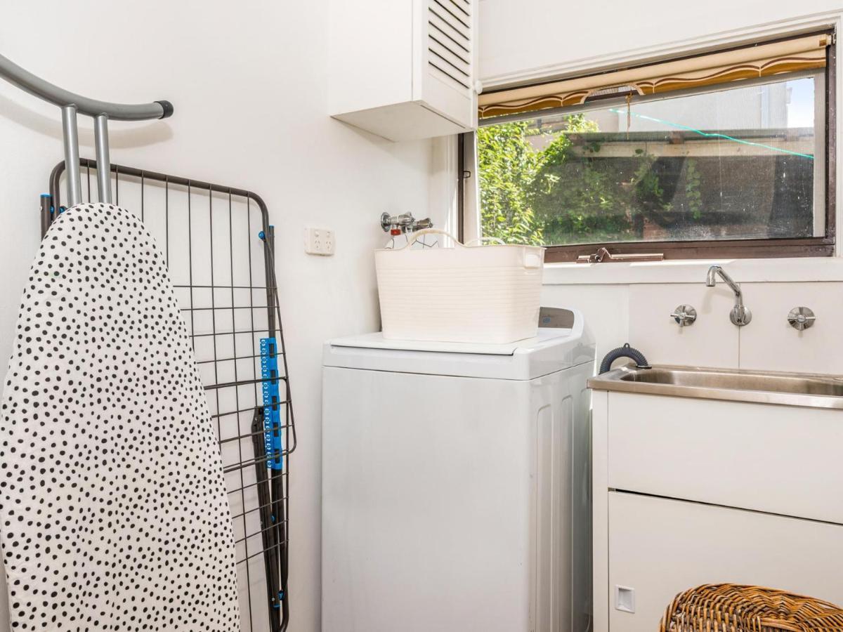 Walk To The Mcg & Aami Park - Free Late Checkout - Great Location & Backyard Villa Melbourne Exterior photo