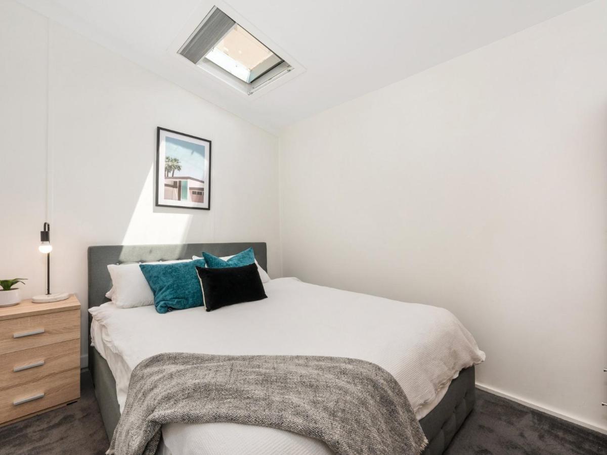Walk To The Mcg & Aami Park - Free Late Checkout - Great Location & Backyard Villa Melbourne Exterior photo