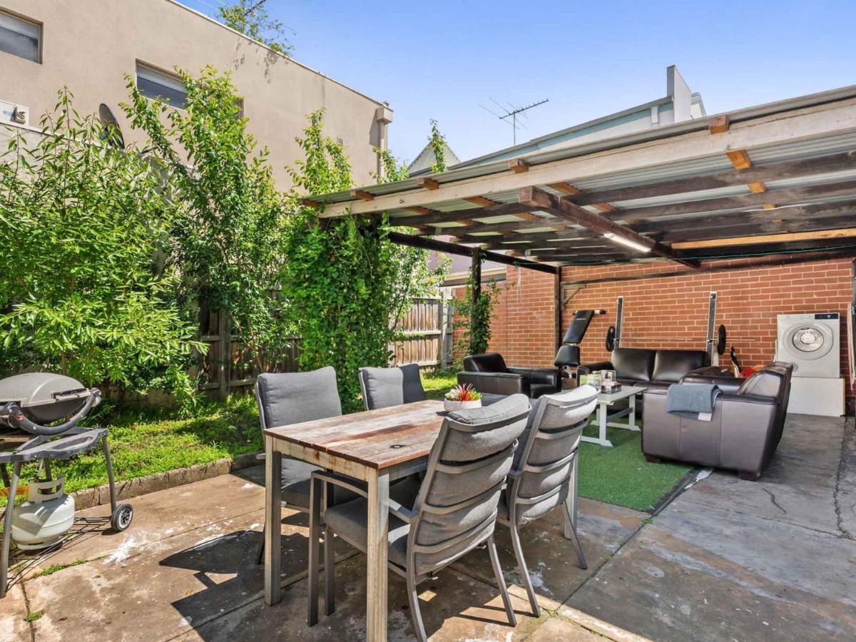 Walk To The Mcg & Aami Park - Free Late Checkout - Great Location & Backyard Villa Melbourne Exterior photo