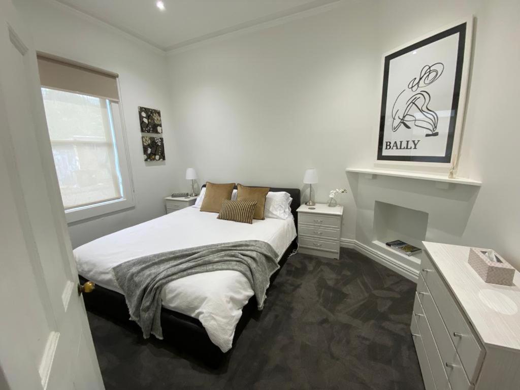 Walk To The Mcg & Aami Park - Free Late Checkout - Great Location & Backyard Villa Melbourne Exterior photo